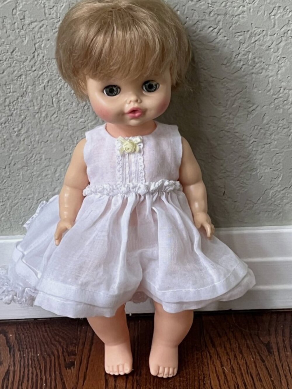 Vintage 1972 Horsman Dolls 12’’ Baby Doll Drinks Wets Sleepy Eyes Blonde Hair